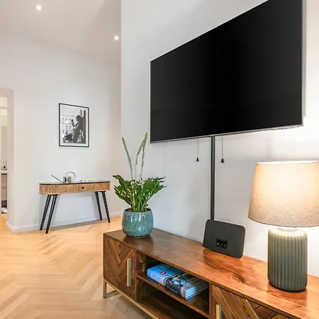 The Bornholmer - Group Flats In Berlin, Family-friendly, 4 - 5 Guests